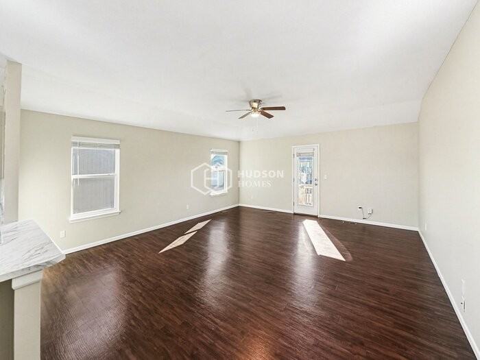 710 Charles Cir - Photo 5 of 28