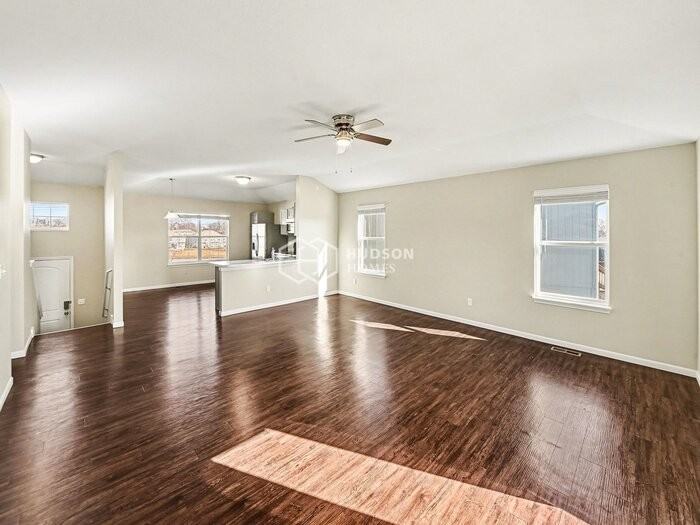 710 Charles Cir - Photo 7 of 28