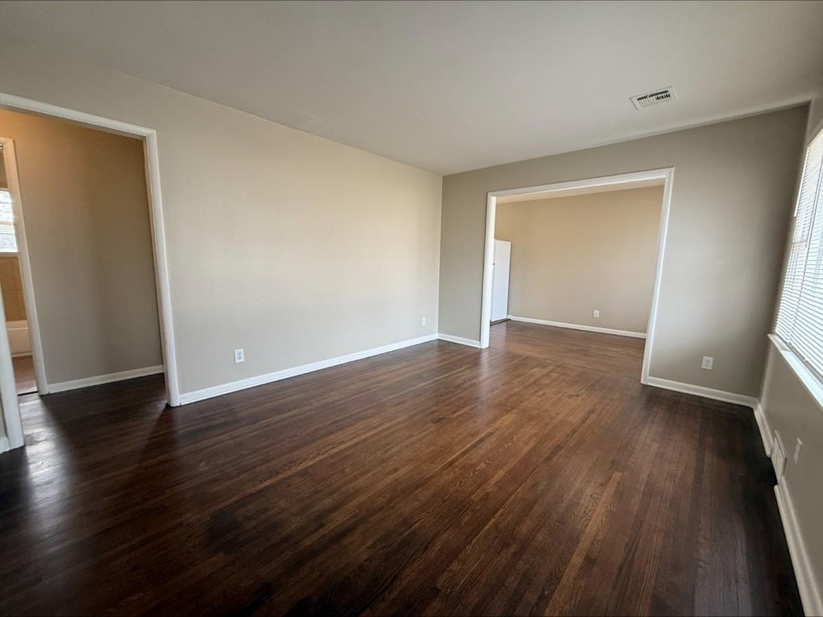 1908 W 47th Pl #1 - Photo 3 of 15