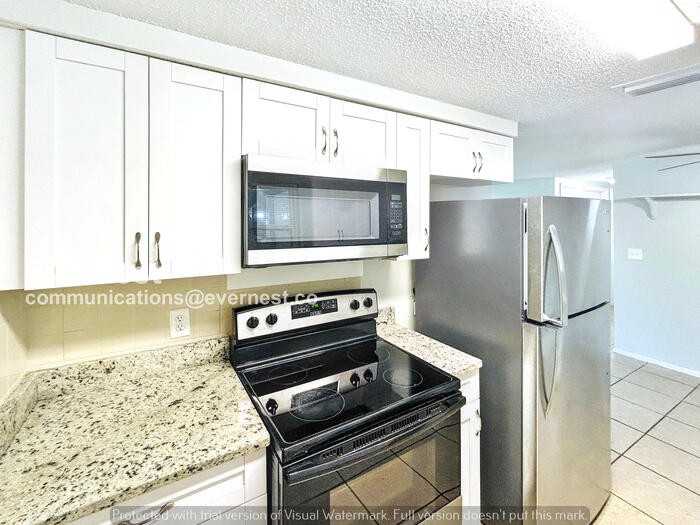 11710 Paige Dr - Photo 3 of 31