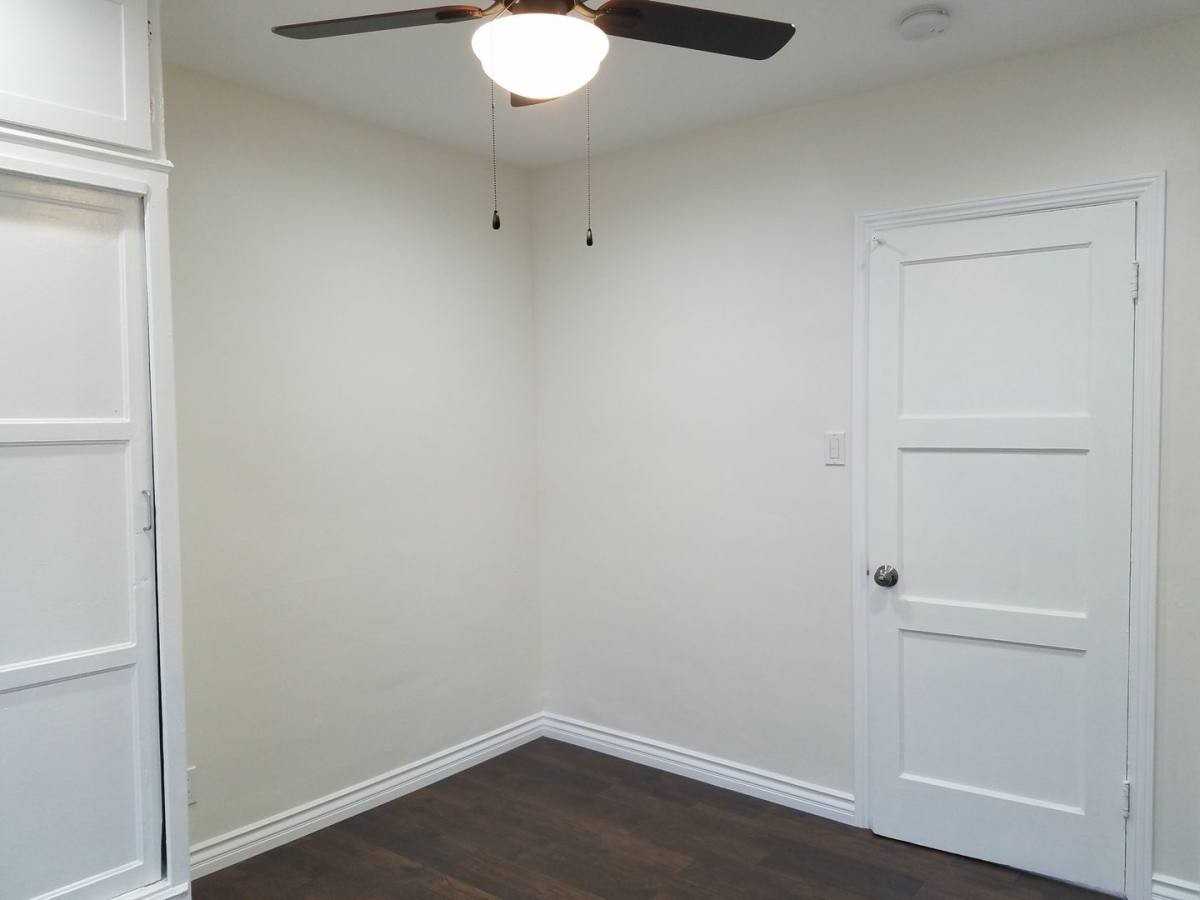 1339 1 4 W 93rd St - Photo 3 of 4