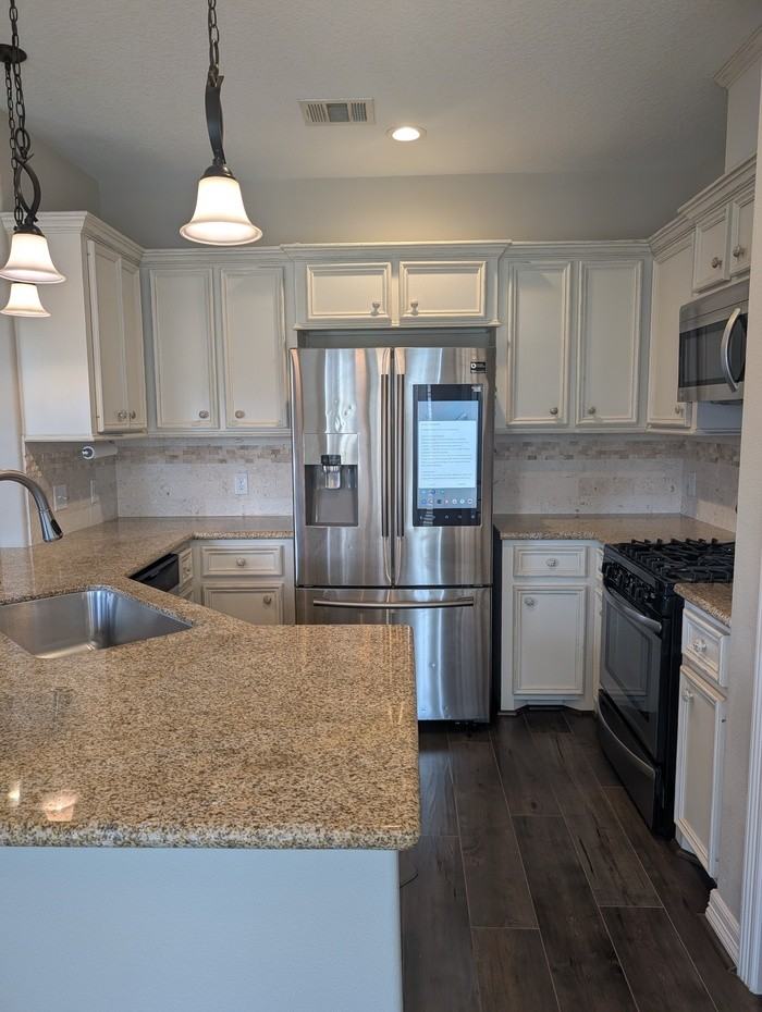 4222 5th St - Photo 3 of 16