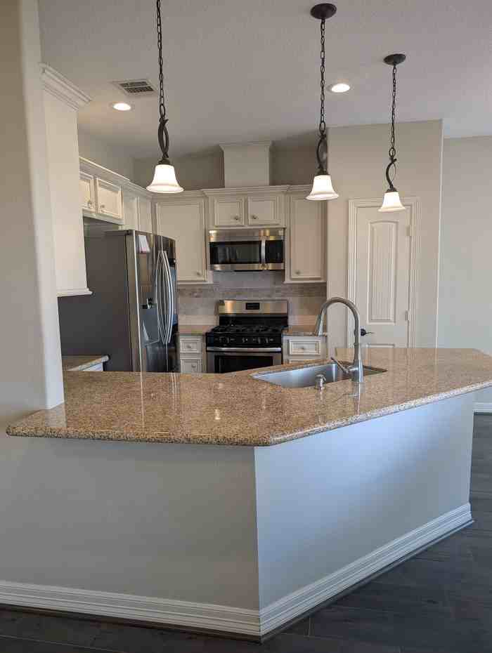 4222 5th St - Photo 5 of 16