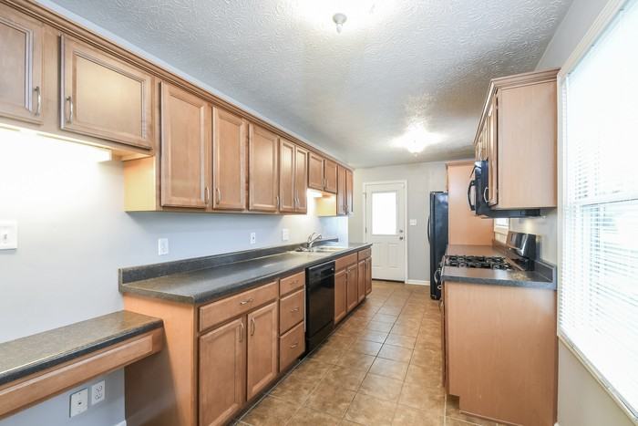 720 Meadow Ln - Photo 7 of 12