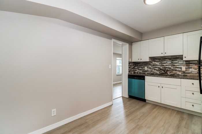 625 58th St S - Photo 7 of 15