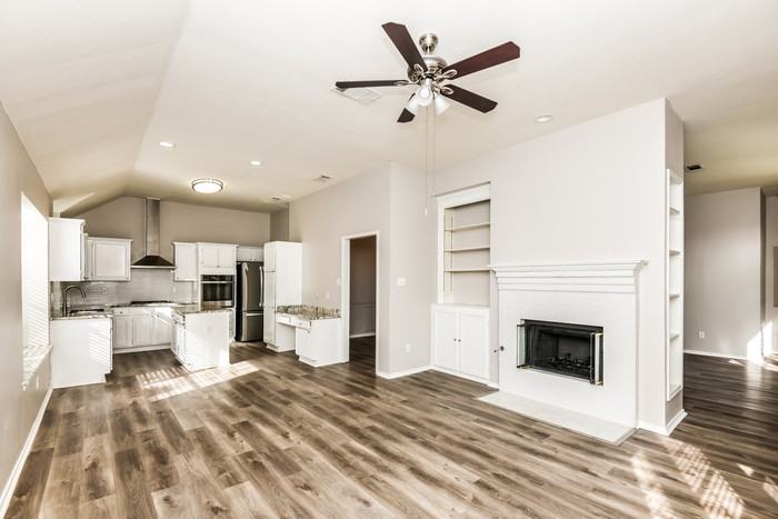 724 Turnstone Dr - Photo 3 of 16