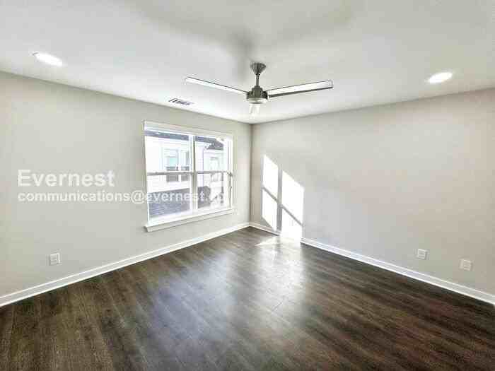 301 Jeffries Way - Photo 7 of 21