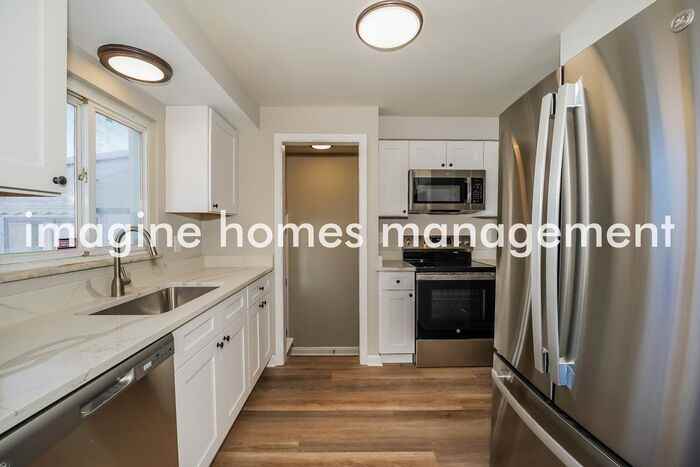 7593 Zona Ln - Photo 7 of 17