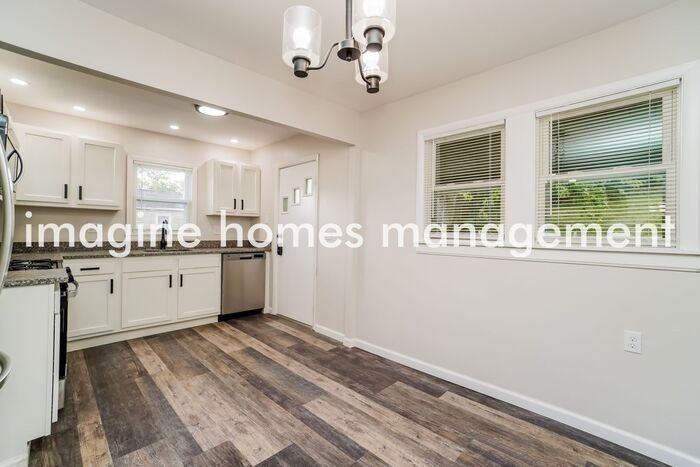 219 Maple Dr - Photo 6 of 16