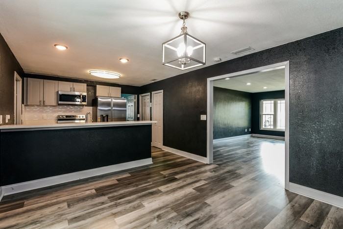 754 Avenue N Se - Photo 4 of 13