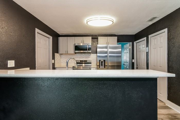 754 Avenue N Se - Photo 5 of 13