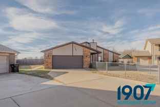 3207 Lois Arlene Cir - Photo 1 of 1