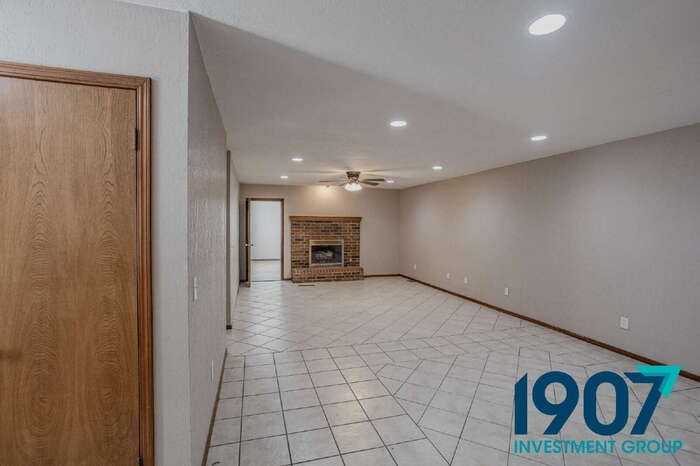 3207 Lois Arlene Cir - Photo 4 of 26