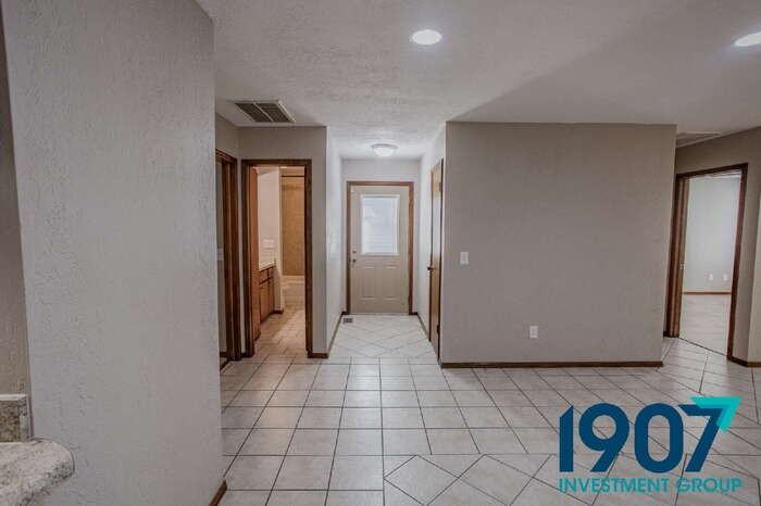 3207 Lois Arlene Cir - Photo 5 of 26