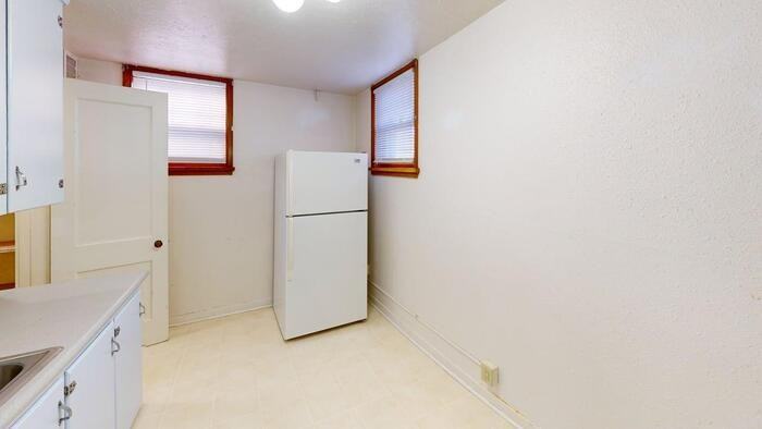 310 N 12th St - Photo 2 of 9