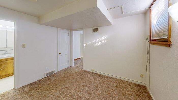 310 N 12th St - Photo 4 of 9