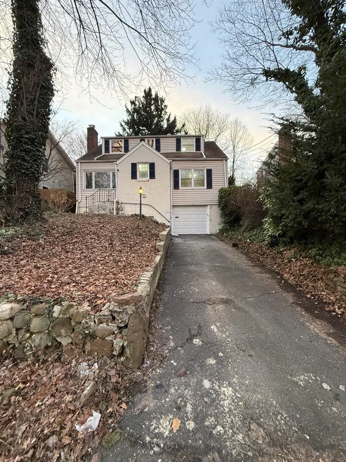 255 Kawameeh Dr - Photo 2 of 47