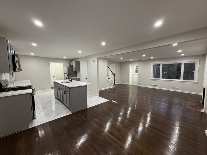 255 Kawameeh Dr - Photo 7 of 47