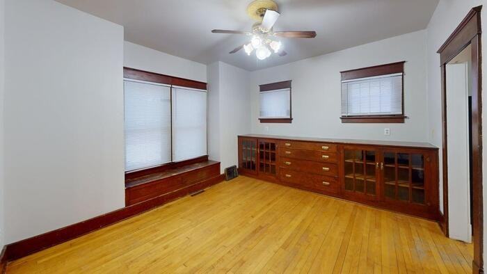 612 E Avenue D - Photo 5 of 15