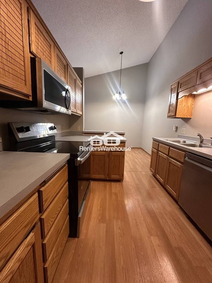 14027 81st Ave N - Photo 3 of 13