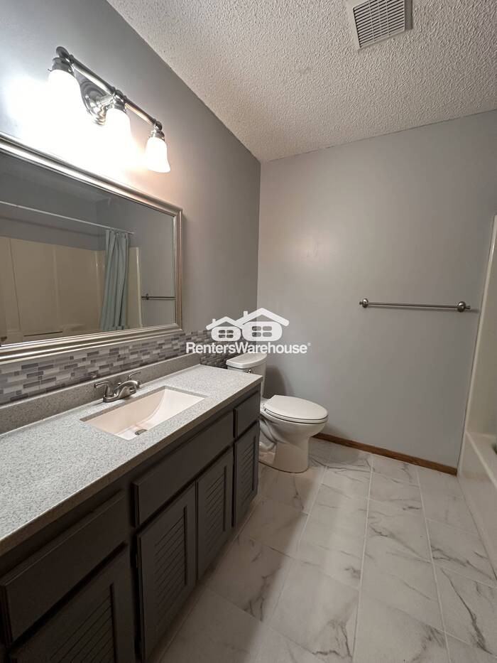 14027 81st Ave N - Photo 5 of 13