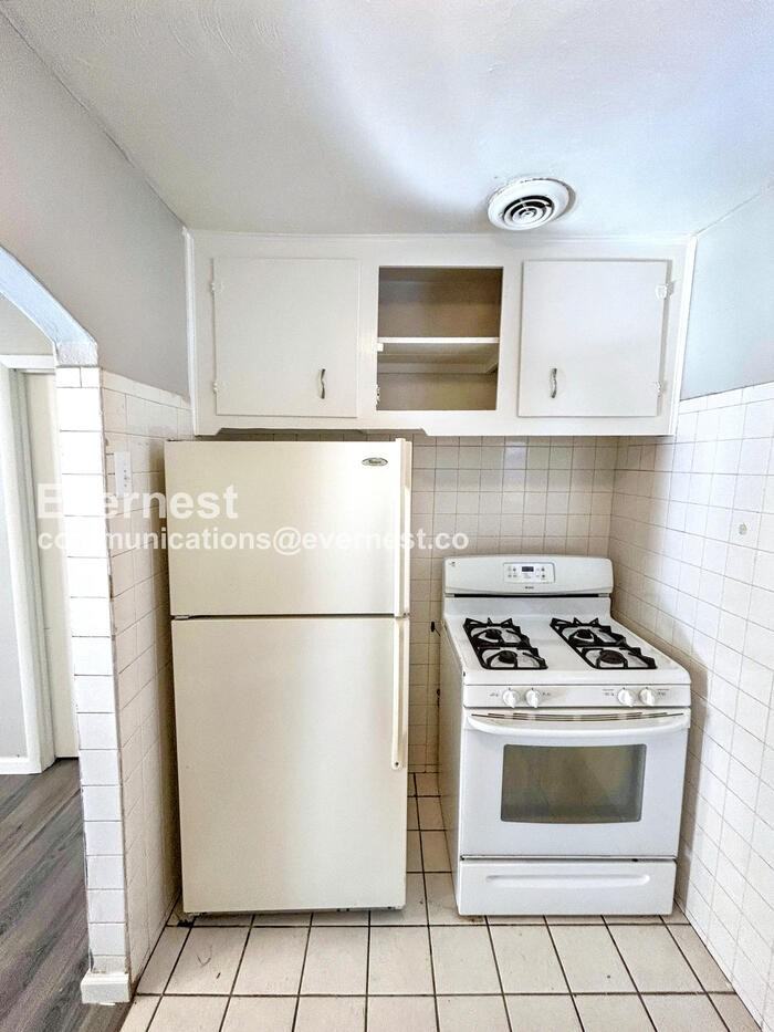 221 La Motte Ln - Photo 3 of 20