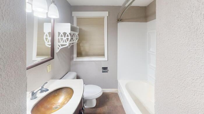 501 N 11th St - Photo 2 of 8