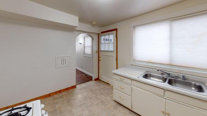 501 N 11th St - Photo 6 of 8