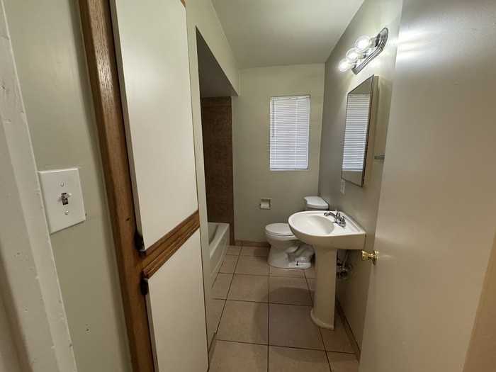 1028 N 27th Ln - Photo 6 of 18