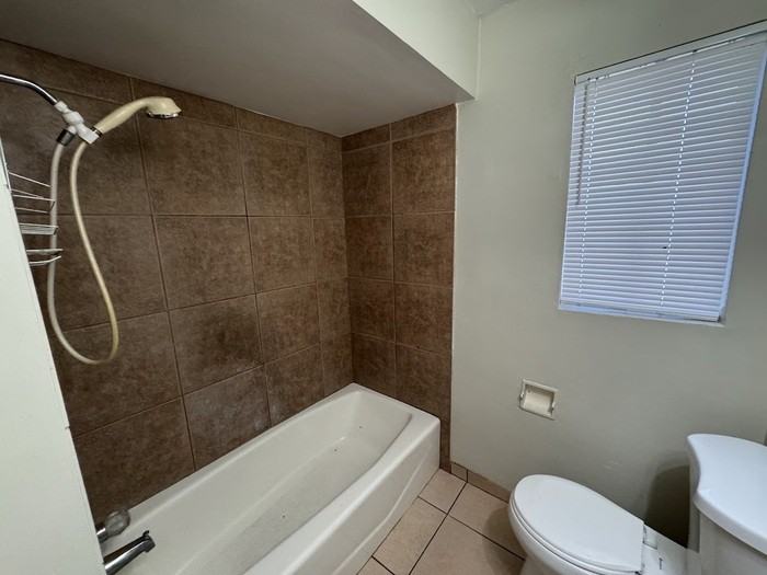 1028 N 27th Ln - Photo 7 of 18