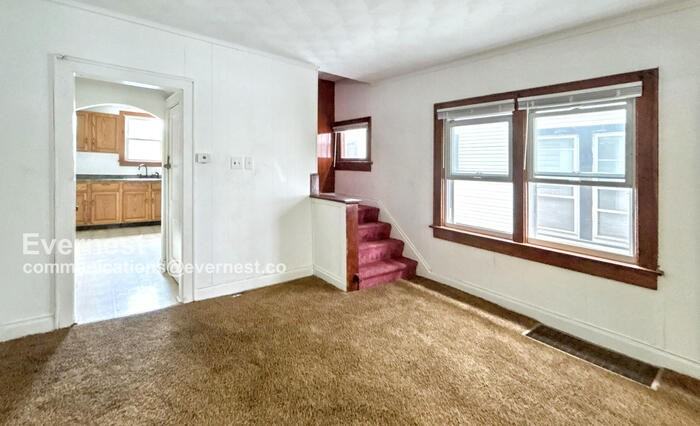 661 S Burgess Ave - Photo 5 of 19