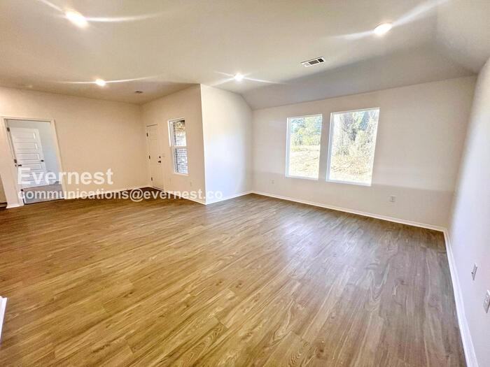 1511 Ridgefield Cir - Photo 4 of 21