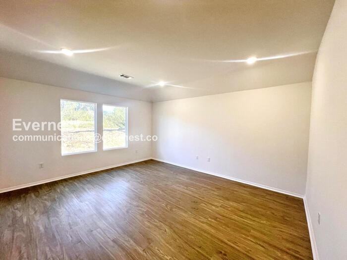 1511 Ridgefield Cir - Photo 5 of 21