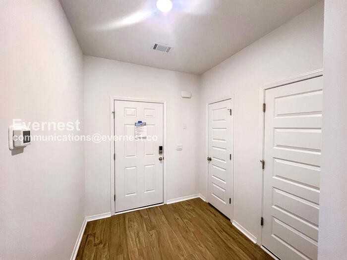 1511 Ridgefield Cir - Photo 6 of 21