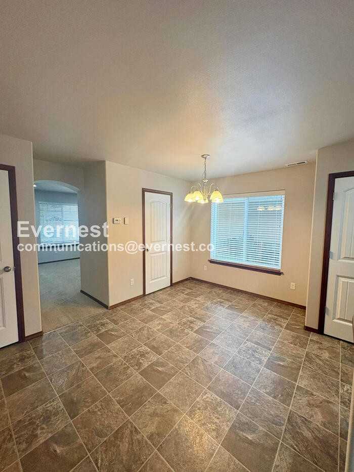 111 W 6th St - Photo 4 of 22