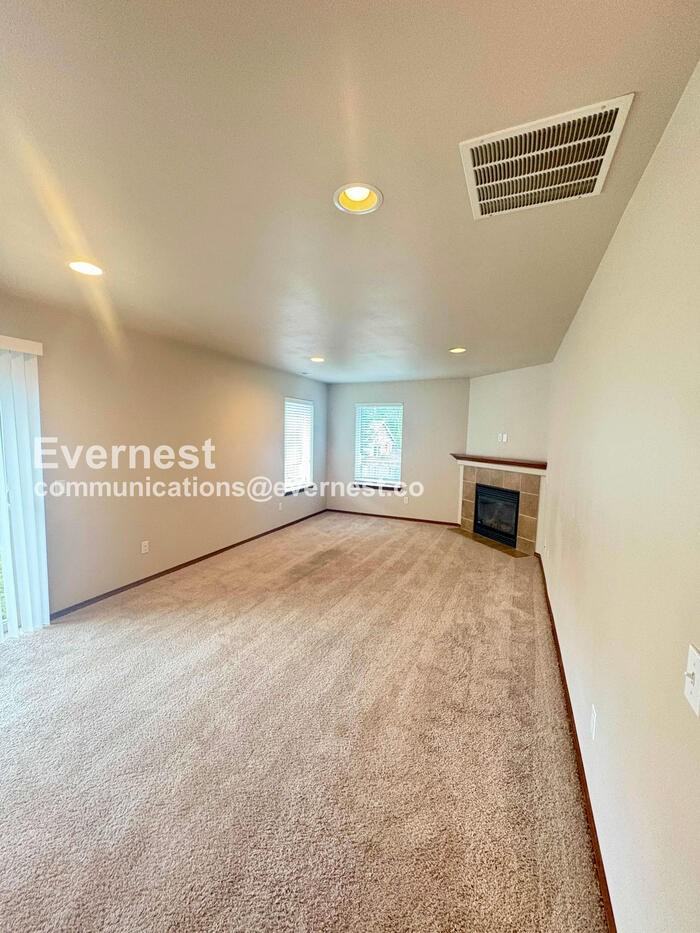 111 W 6th St - Photo 5 of 22