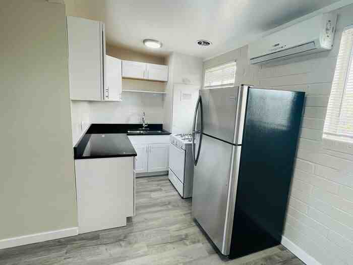 1021 E Spring St #1021 - Photo 6 of 17