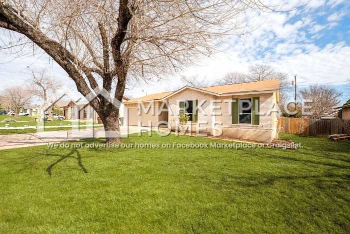 1804 Easton Dr - Photo 2 of 29