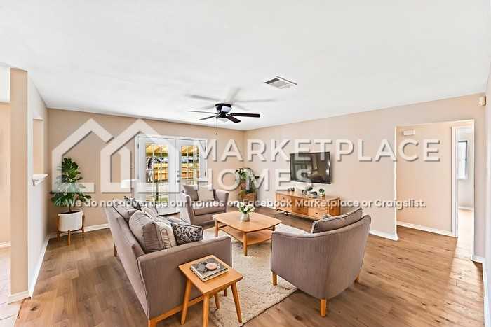 1804 Easton Dr - Photo 4 of 29