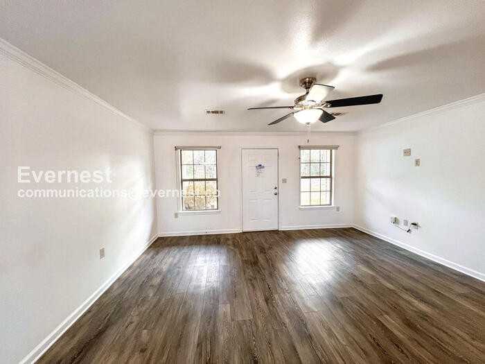 613 Jefferson St - Photo 5 of 17