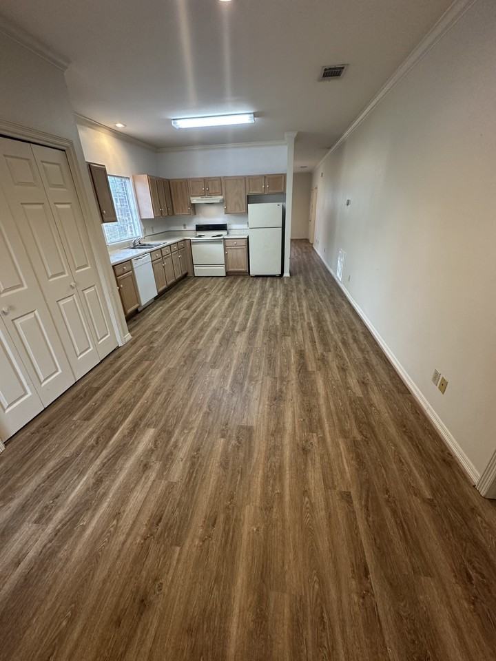 2460 Stone Hollow Dr #103 - Photo 5 of 15