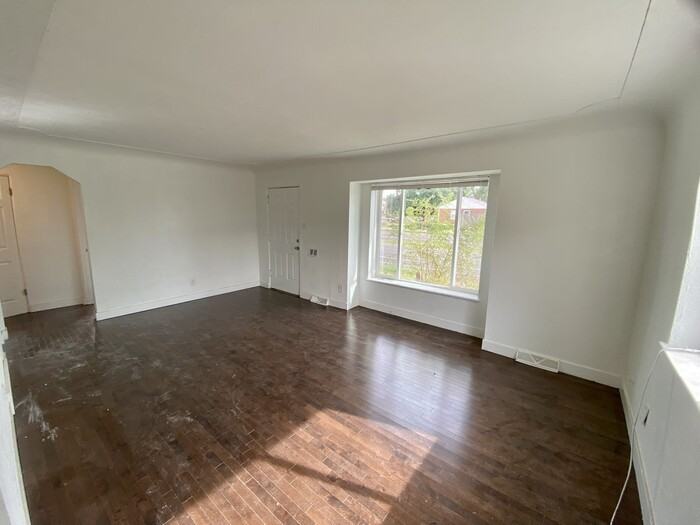 2627 E Martin Luther King Jr Blvd - Photo 4 of 12