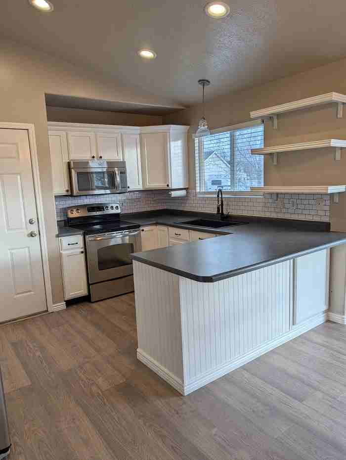 3391 W 1125 N - Photo 4 of 20