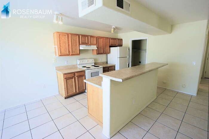 13211 S Kin Cir #D - Photo 4 of 18