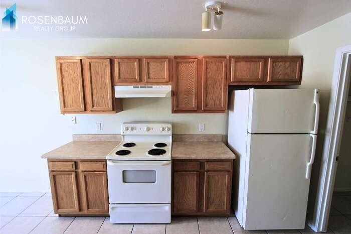 13211 S Kin Cir #D - Photo 5 of 18