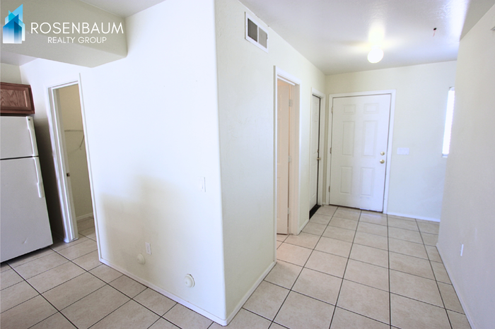 13211 S Kin Cir #D - Photo 7 of 18