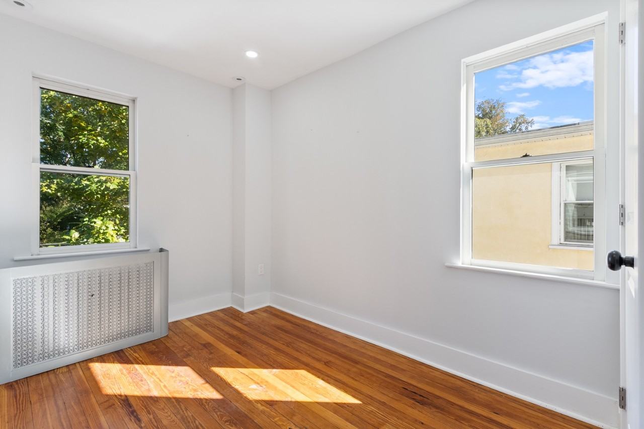 521 Homewood Ave - Photo 4 of 20