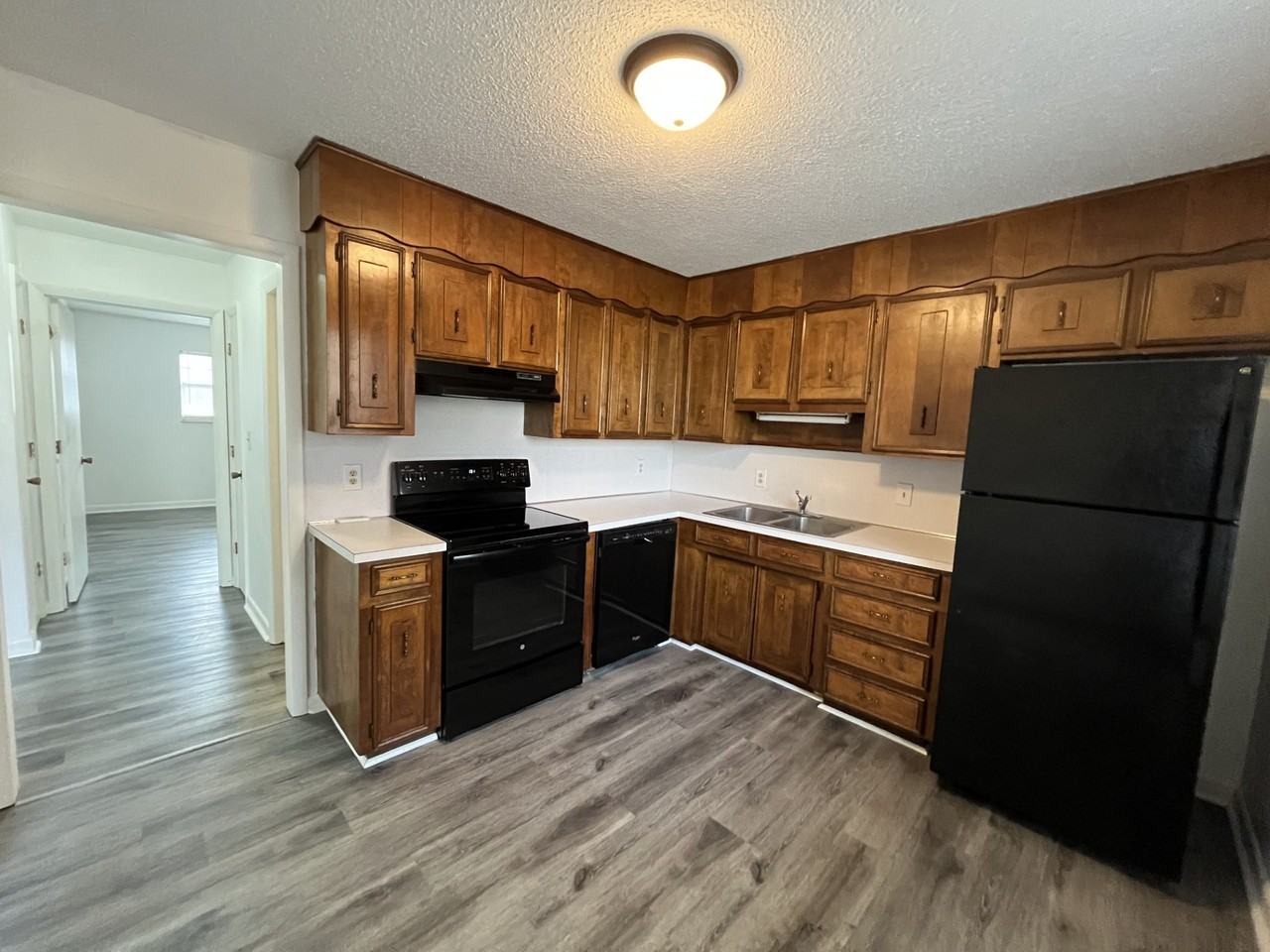 204 W Bernard Ave #5 - Photo 2 of 7