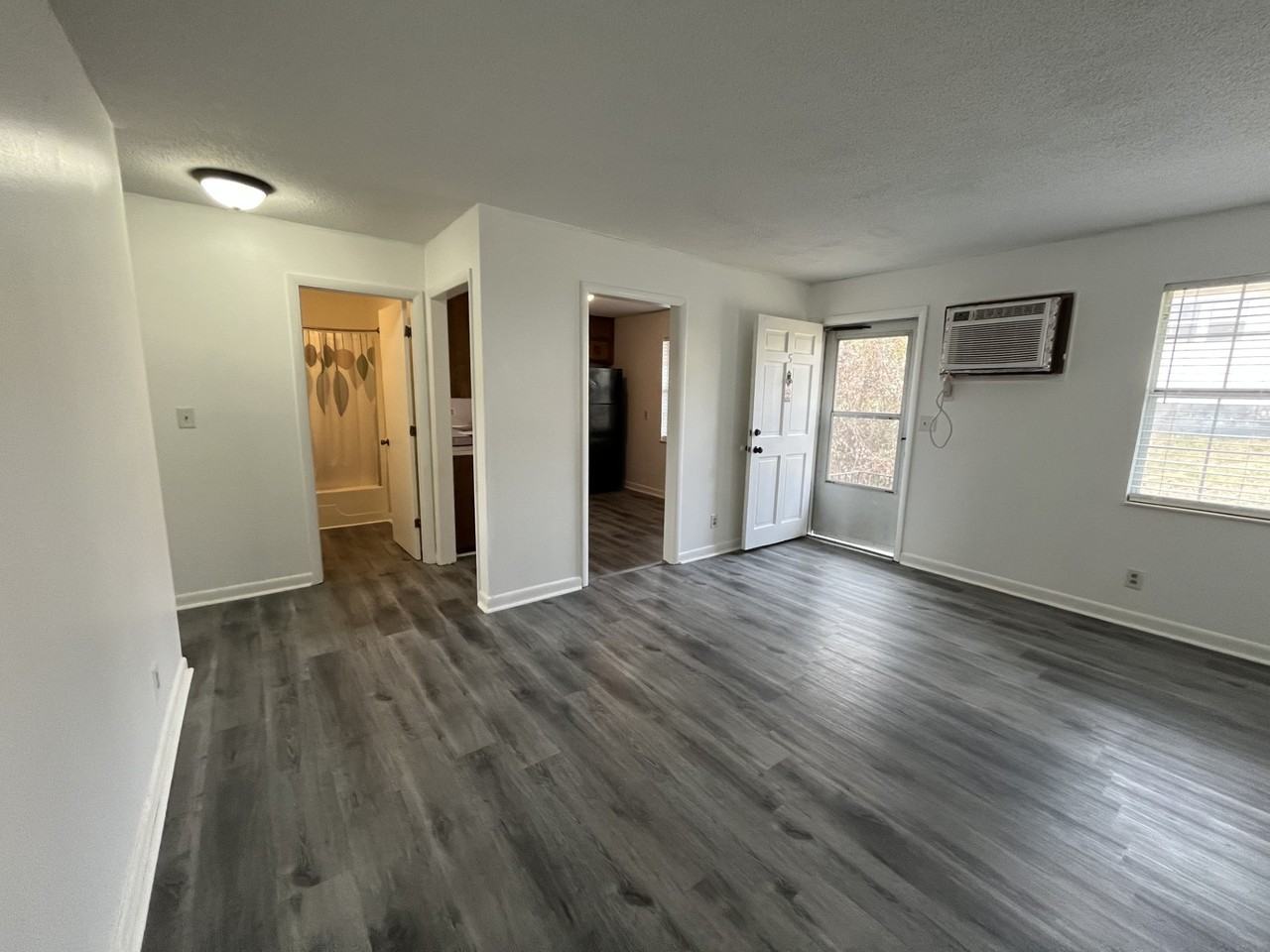 204 W Bernard Ave #5 - Photo 5 of 7