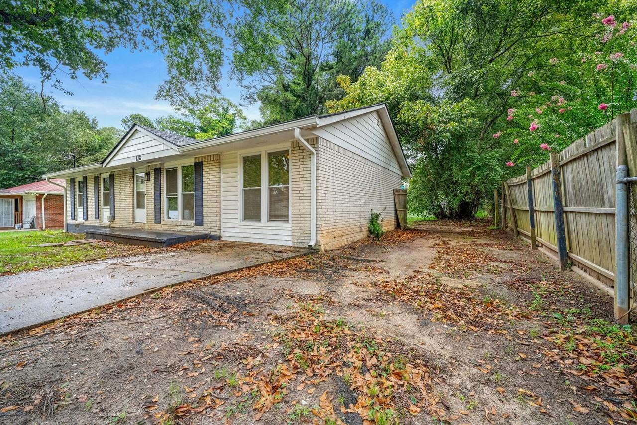 128 Alexander Ct - Photo 5 of 20